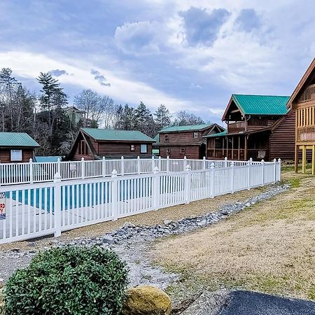 Blackberry Cobbler Villa Pigeon Forge Exterior photo