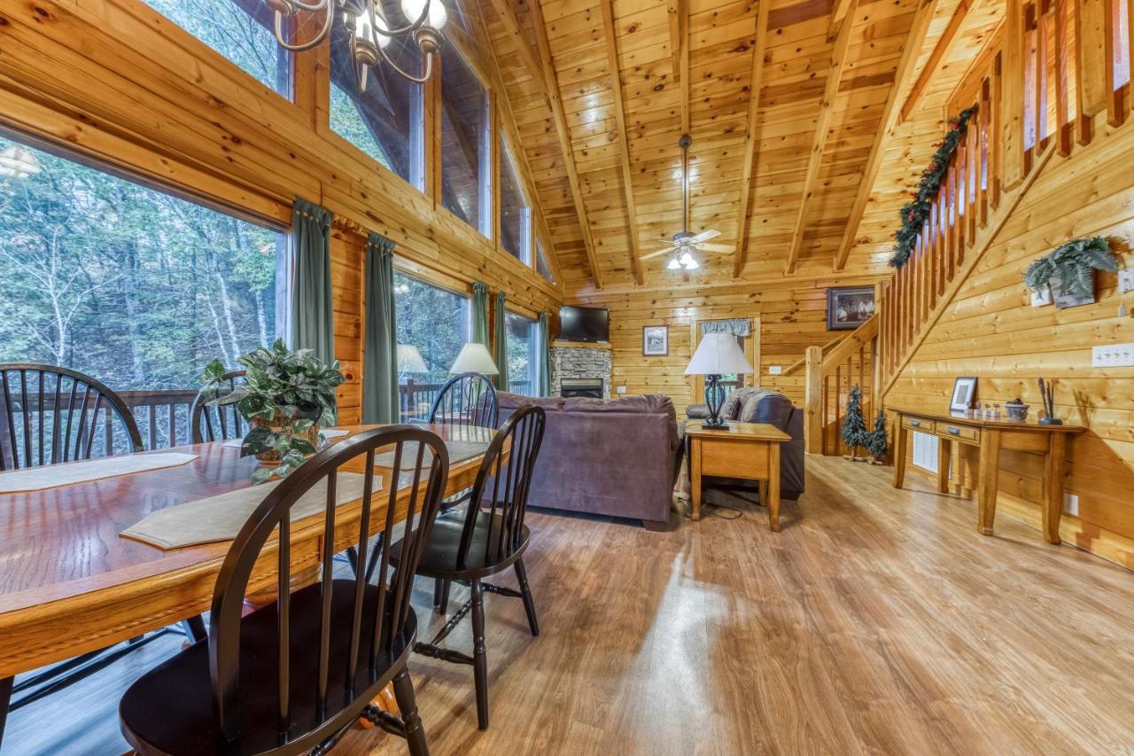 Blackberry Cobbler Villa Pigeon Forge Exterior photo