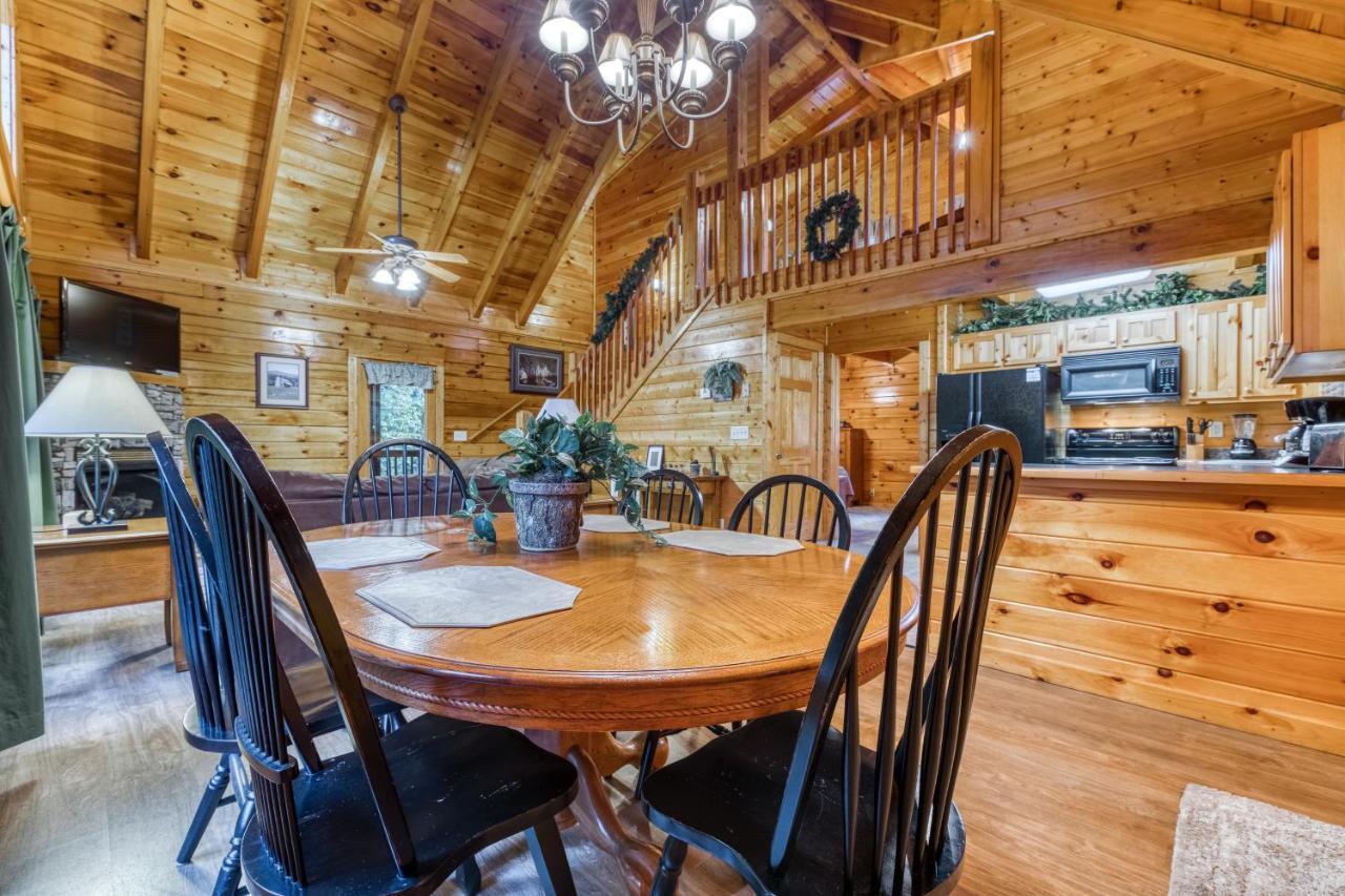 Blackberry Cobbler Villa Pigeon Forge Exterior photo