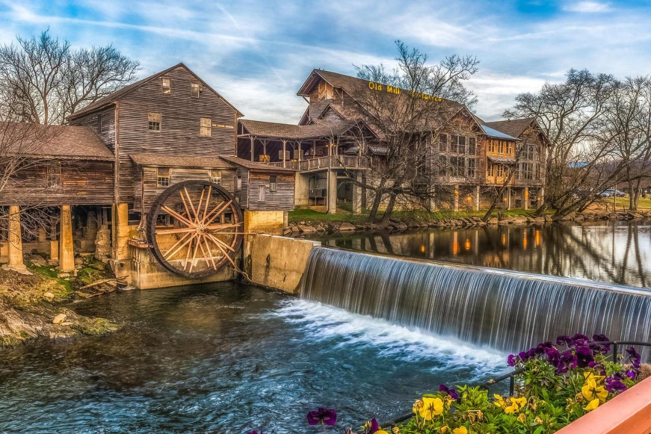 Blackberry Cobbler Villa Pigeon Forge Exterior photo