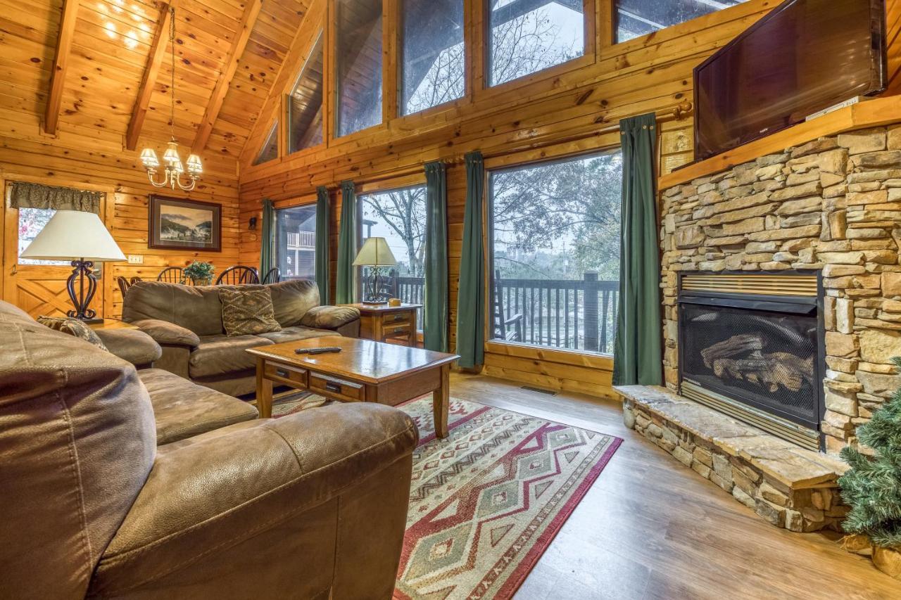 Blackberry Cobbler Villa Pigeon Forge Exterior photo